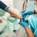 Soins des pieds avec podologue